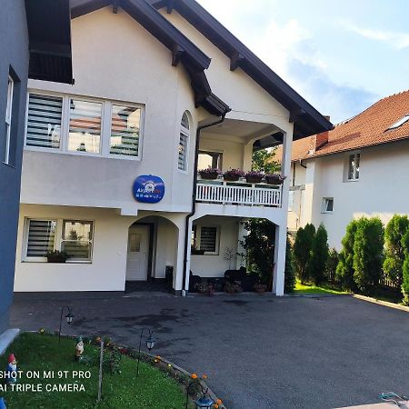 Apartments Airport Inn Dubrave Gornje Exteriör bild