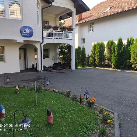 Apartments Airport Inn Dubrave Gornje Exteriör bild